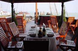 huong_hai_bar.jpg huong_hai_bar.jpg