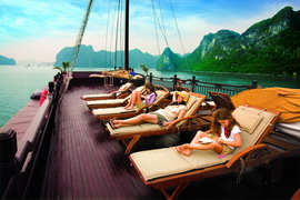 paradise_cruise-sundeck.jpg
